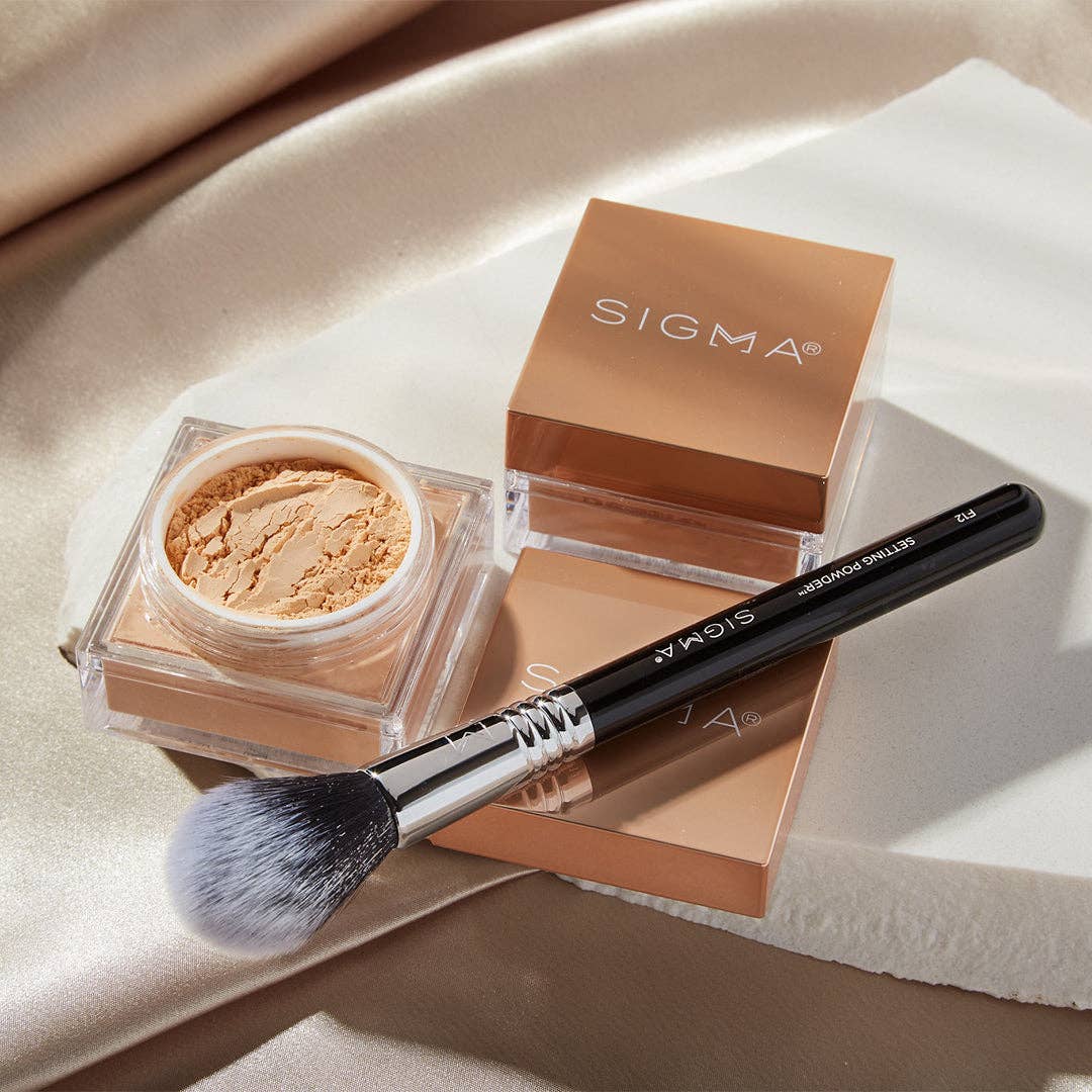 SOFT FOCUS SETTING POWDER: Vanilla Bean - Soft ivory matte